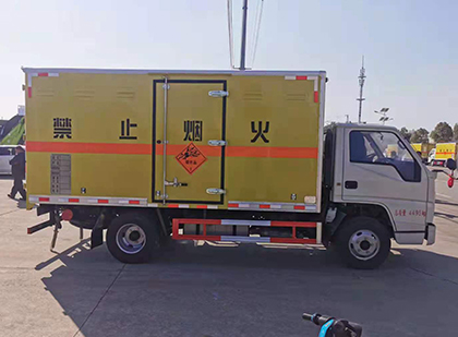 沙坡头爆破器材运输车