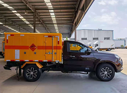 沙坡头爆破器材运输车