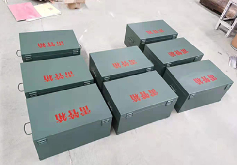 沙坡头炸药箱和雷管箱一般是怎么存放的？