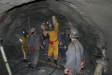 沙坡头工程爆破中的危险因素分析以及应对工程爆破危险的措施